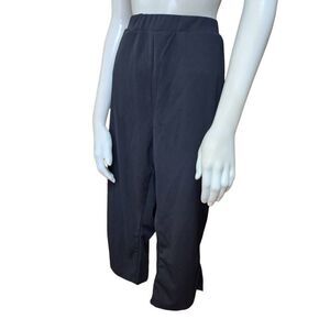 NWT Emery Rose Black Capris (1XL)